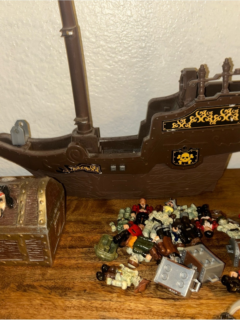 Kids Pirate Ship Playset with Brown Hull and Treasure Chest